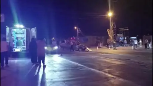 İki otomobil kafa kafaya çarpıştı: 1’i ağır 2 yaralı
