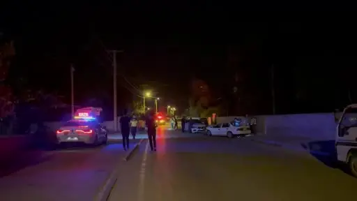 Otomobiller kafa kafaya çarpıştı: 3’ü çocuk 6 yaralı