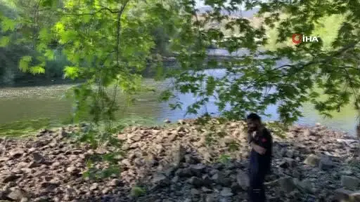 Sakarya Nehri’ne giren iki çocuk suda kayboldu
