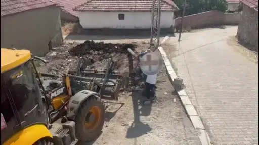 Yıkılan 20 yıllık yuva yenilendi, ilk misafiri adım attı