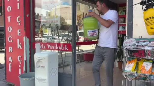 Bunaltıcı sıcaklarda bitkin düşenleri serinleten ikram