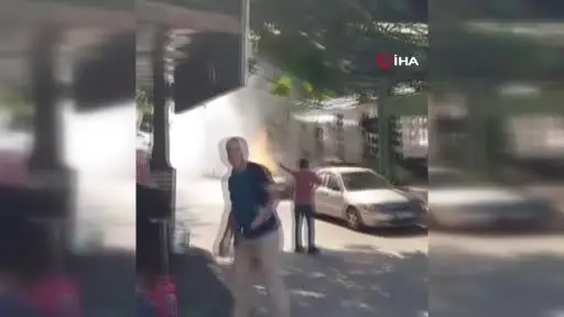 Ankara’da park halindeki otomobil yangını paniğe neden oldu