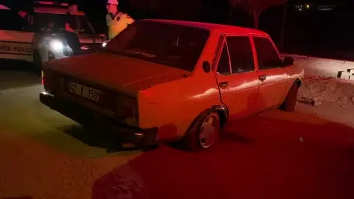 Dedesinden kalma otomobille polisten kaçan sürücü ehliyetsiz çıktı