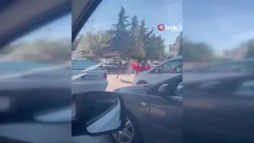 Ankara’da trafik kazası sonrası bıçaklı tartışma kameraya yansıdı