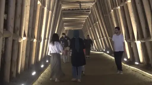 Termometreler 40 dereceyi aştı: Vatandaşlar, serinlemek için yerin 150 metre altına iniyor