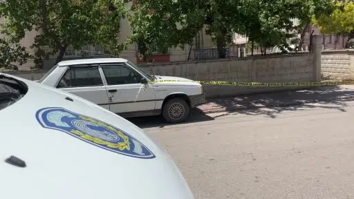 Boşanma aşamasındaki eşini bıçakladı