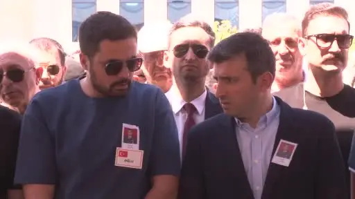 Selçuk Bayraktar, Baykar’ın eski İHA Sistem Koordinatörü Özen’i son yolculuğuna uğurladı