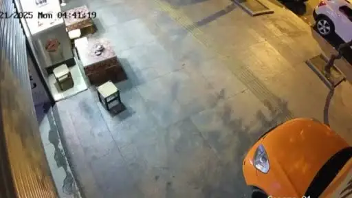Eğlence merkezi önünde silahlı kavga: 1 yaralı