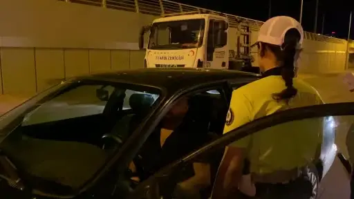 Alkollü çevirmeye girdi, ehliyeti gidince depremleri daha önceden bildiğini iddia etti