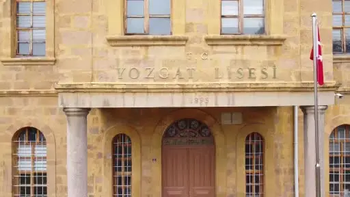 130 yıllık taş mektep, ihtişamıyla göz kamaştırıyor