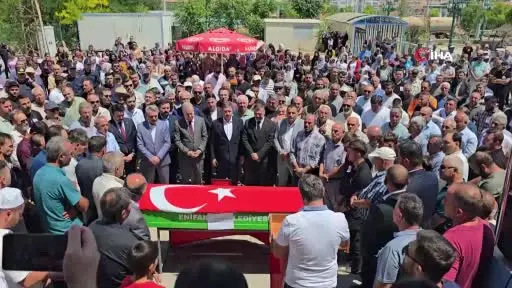 Trafik kazasında hayatını kaybeden belediye başkanı, son yolculuğuna uğurlandı