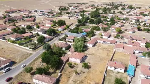 45 yıl sonra duygulandıran buluşma: Ali Öğretmen öğrencileriyle şenlikte buluştu