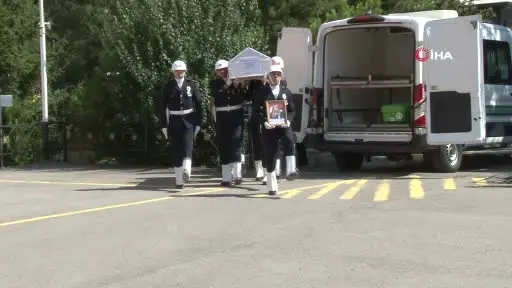 Trafik kazasında hayatını kaybeden komiser, törenle memleketine uğurlandı