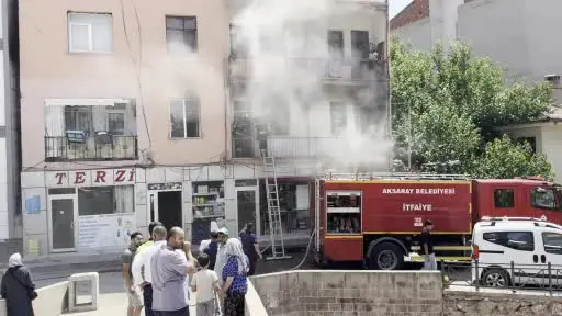 Aksaray’da apartmanda yangın paniği