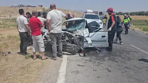 Aksaray’da otomobil ile kamyonet çarpıştı: 1 ölü, 3 yaralı