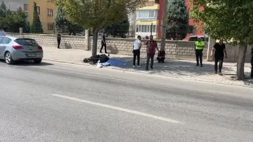 Konya’da motosiklet önce bisikletliye ardından ağaca çarptı: 2 ölü