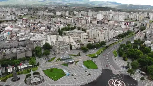 Kayseri Emlakçılar Odası Başkanı Atasoy: "Paranızı faiz yerine gayrimenkule yatırın"