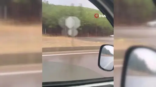 Tır, otomobili 30 metre sürükledi: Şans eseri yaralanan olmadı