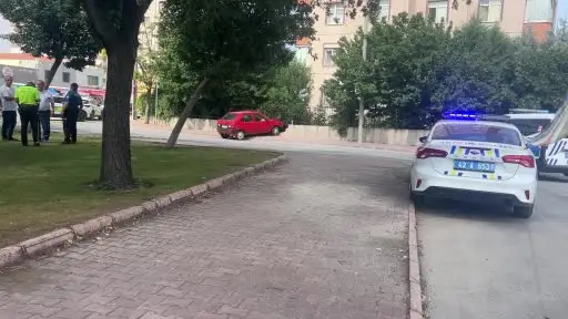 Dur ihtarına uymadı önce polise ardından duvara çarptı