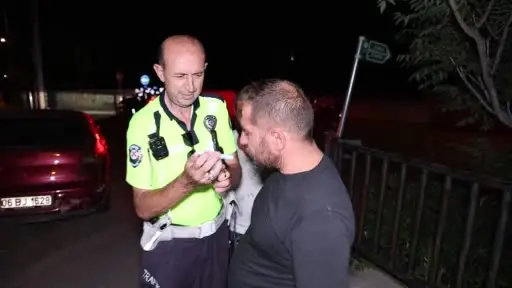 Karadenizli alkollü sürücünün 0.50 promil sevinci kamerada