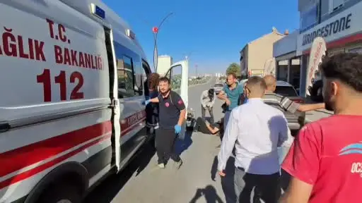 Karaman’da motosiklet kadına çarptı, hem sürücü hem yaya yaralandı
