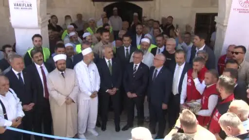 Restorasyonu tamamlanan 5 asırlık Meydan (Hasan Paşa) Camii ibadete açıldı.