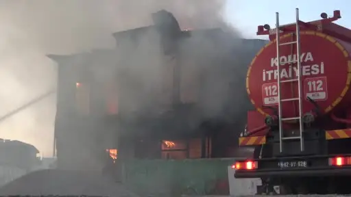 Konya’da metruk binada yangın