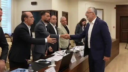 Bakan Işıkhan, Memur-Sen Başkanı Yalçın ve hizmet kollarında ilgili sendika temsilcileri ile bir araya geldi