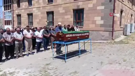 Gölde boğulan kuzenini kurtarmaya çalışırken vefat eden adam son yolcuğuna uğurlandı