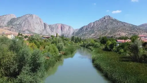 Görüntüsü ile mest eden Kazankaya Kanyonu, dron ile görüntülendi