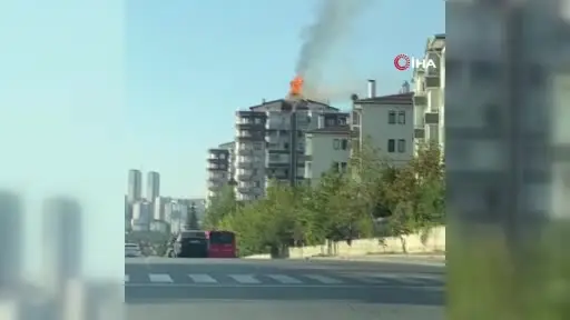 Ankara’da 12 katlı binanın en üst katında yangın