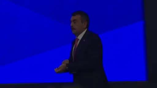 Bakan Tekin: "Bir İngiliz vatandaşının bilmediği gramatik kuralları çocuklara test sınavında sorduk"