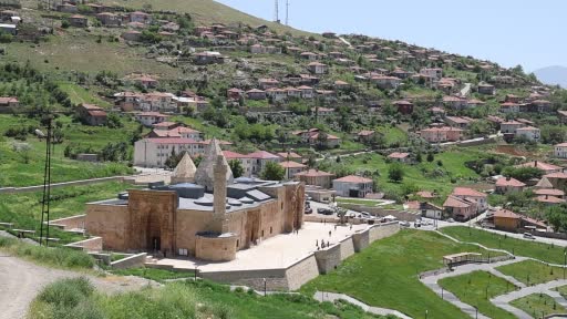 Ecdat ruh hastalıklarını 8 asır önce sesle tedavi ediyordu