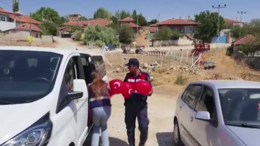Jandarma ekipleri kadınlara KADES’i tanıttı