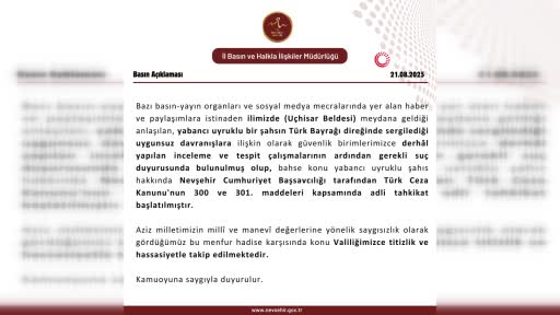 Bayrak direğindeki striptiz dansına soruşturma başlatıldı
