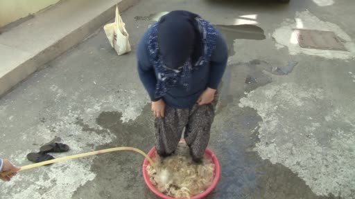 Yün yorgan ve yastıklar geleneksel yöntemler ile kışa hazırlanıyor