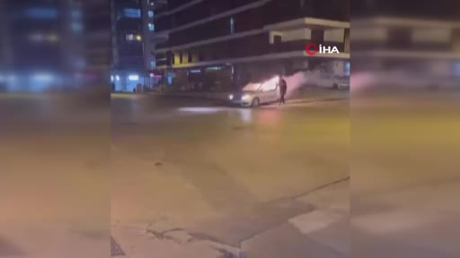 Ankara’da otomobilin içinden havai fişek ateşleyen mangandalar korkuttu