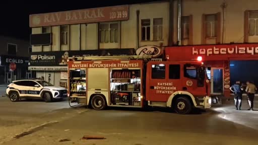 Ocaktaki köz iş yerinde yangın çıkardı