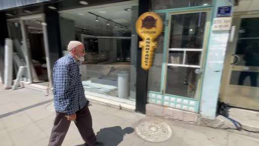 4 metrekarelik dükkana 28 yıl sığdıran usta: "Burası bana saray gibi"