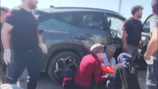 Aksaray’da otomobil minibüsle çarpıştı: 2 yaralı