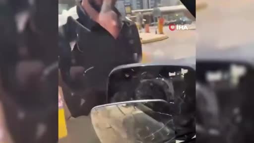 İstanbul’da kamyonetiyle bir kadın sürücünün önünü kesen şahıs yakalandı