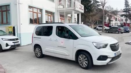 Mobil sağlık timleri, köy köy gezerek sağlık dağıtıyor