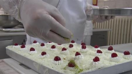 25 yıllık usta, tarihi Osmanlı’ya dayanan güllaçın püf noktalarını anlattı