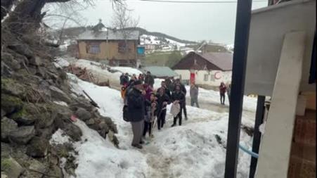Yaşlılar anlattı, gençler oynadı: Asırlık saya oyunu yeniden sahnelendi