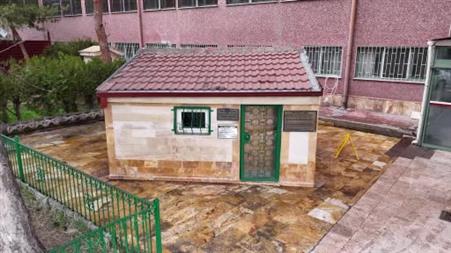 Hastane bahçesinde türbe, rivayetleriyle dikkat çekiyor