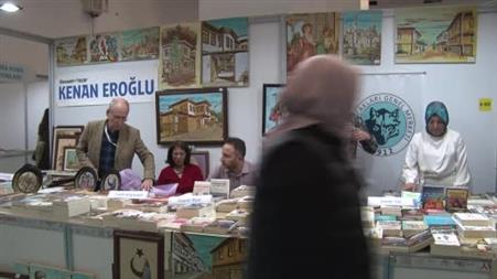 Ankara Kitap Fuarı’nda son gün: Askıda kitap uygulaması dikkat çekti