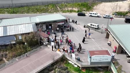 Kapadokya’da turistler halı dokuyup çanak yaptı