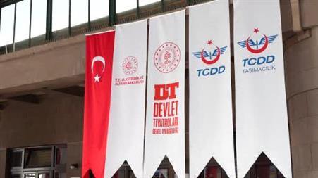 Bakan Uraloğlu: "13 farklı gar ve istasyonda toplam 25 tiyatro oyunu sahnelenecek"