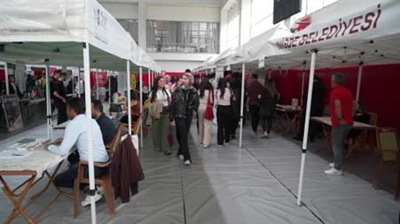 Niğde’de kariyer ve istihdam buluşmasına yoğun ilgi