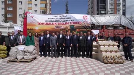 Niğde’de yerli ve milli tohum hamlesi: 60 ton patates tohumu üreticilere dağıtıldı